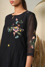 Load image into Gallery viewer, Black Gul Bano Kurta Set
