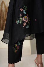 Load image into Gallery viewer, Black Gul Bano Kurta Set
