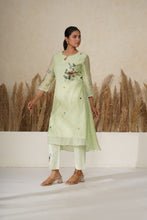 Load image into Gallery viewer, Gul Bano Hara Kurta Set
