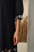 Load image into Gallery viewer, Black Gul Bano Kurta Set
